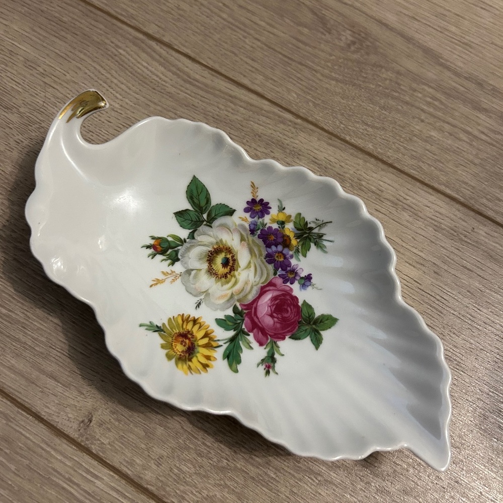 Vintage Old Nuremberg Bavaria Germany Leaf-Shaped Dish for Candy/Olives/Relish